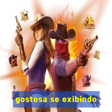 gostosa se exibindo